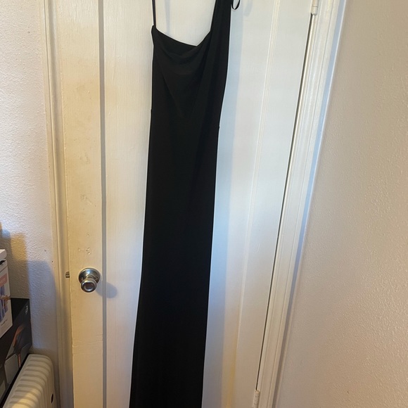 Never worn black one shoulder dress - Picture 5 of 5